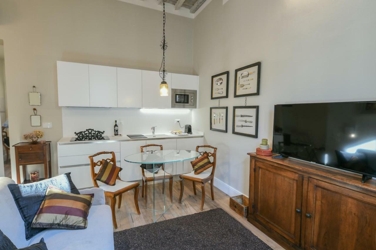 Oltrarno's Sweet Rose - Free Parking! Apartment Florenz